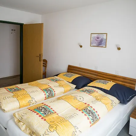 Landwasser Apartman *